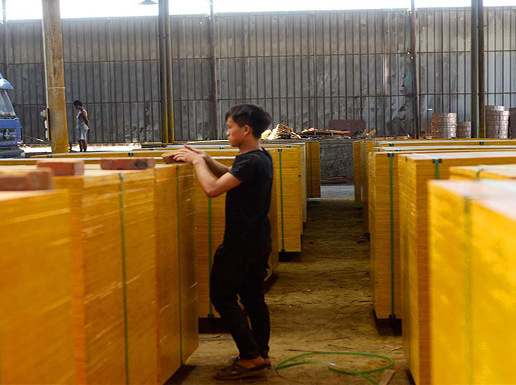 建筑木模板生产